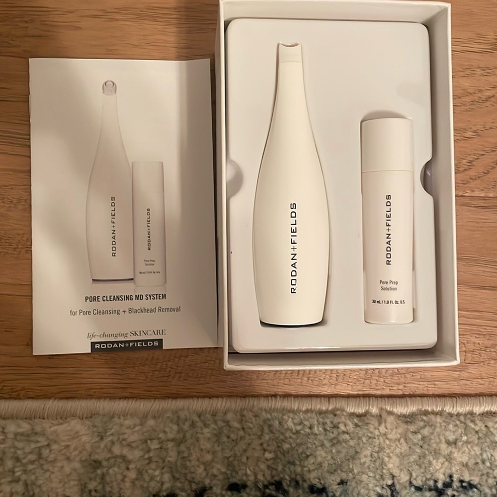 Rodan + Fields Pore cleansing MD System